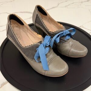 Grey Sz40 Women’s Booties with Blue Ribbon